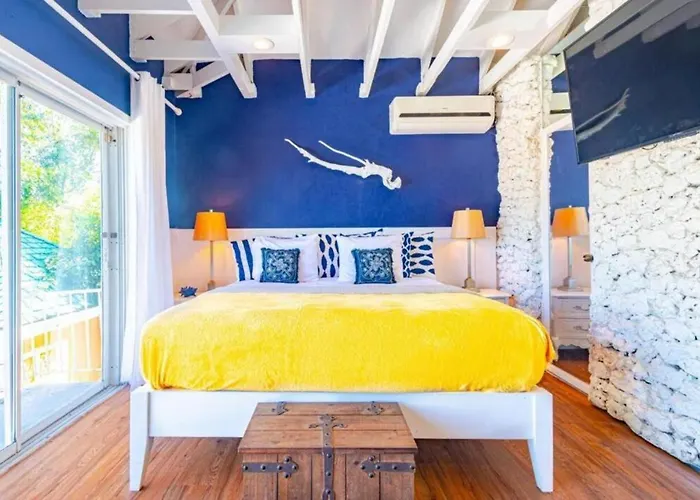 Pool Cottage At Viking Hill - Love Beach